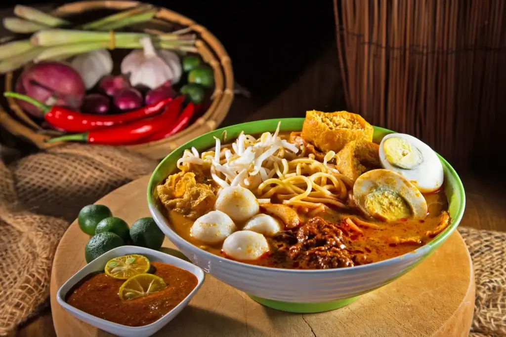 A braces friendly Malaysian dish, mee rebus with soft noodles and gravy